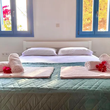 Holiday home Elitas Lodge: Cosy Cycladic Outside Paroikia Parikia (Paros)