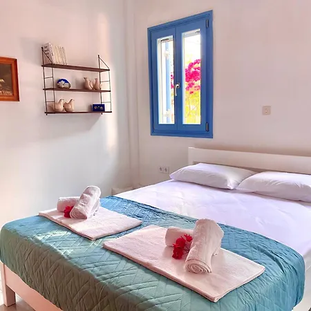 Elitas Lodge: Cosy Cycladic Outside Paroikia