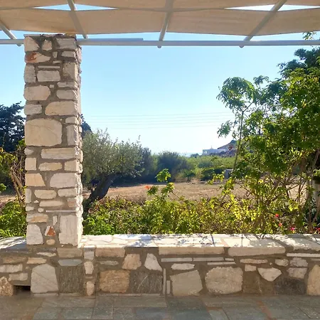 Elitas Lodge: Cosy Cycladic Outside Paroikia Holiday home