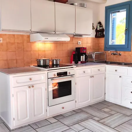 Elitas Lodge: Cosy Cycladic Outside Paroikia Holiday home *